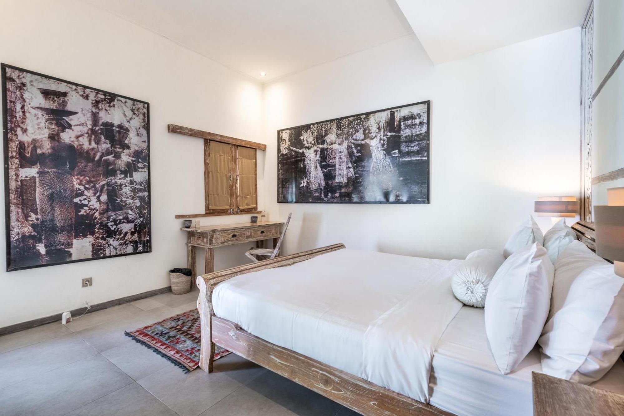 Oberoi 2 Bedrooms *