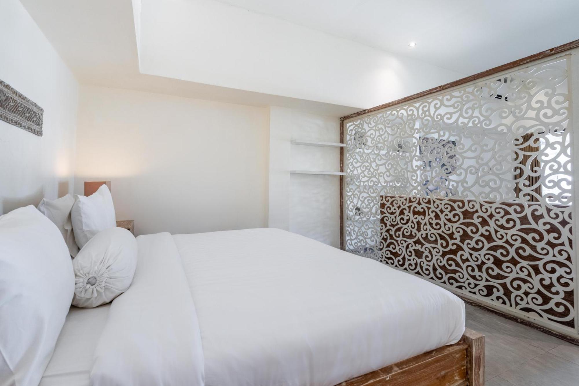Oberoi 2 Bedrooms *