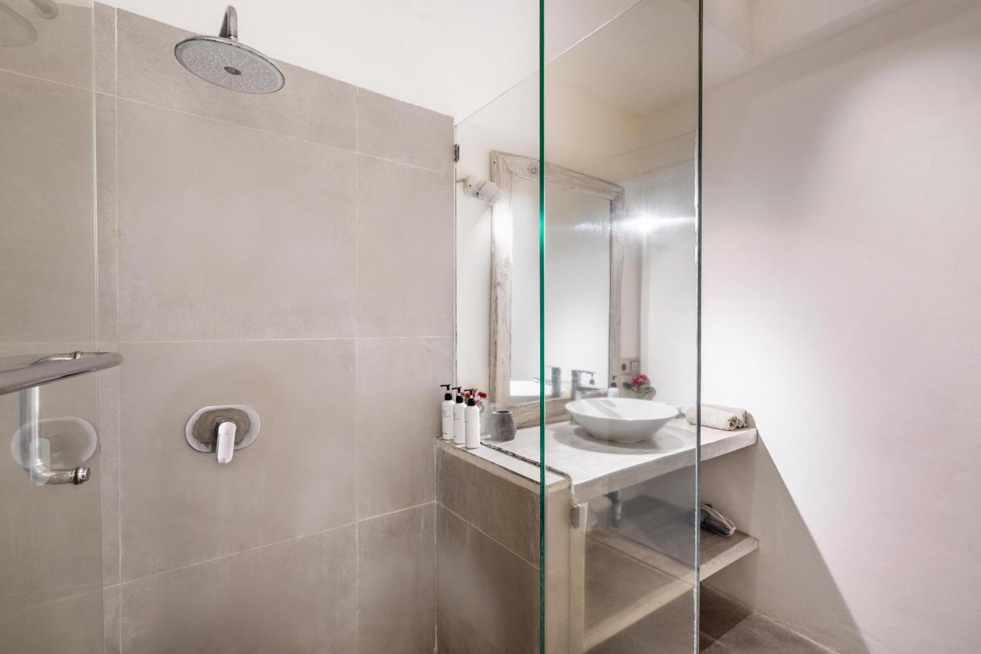 Oberoi 2 Bedrooms Seminyak (Bali)