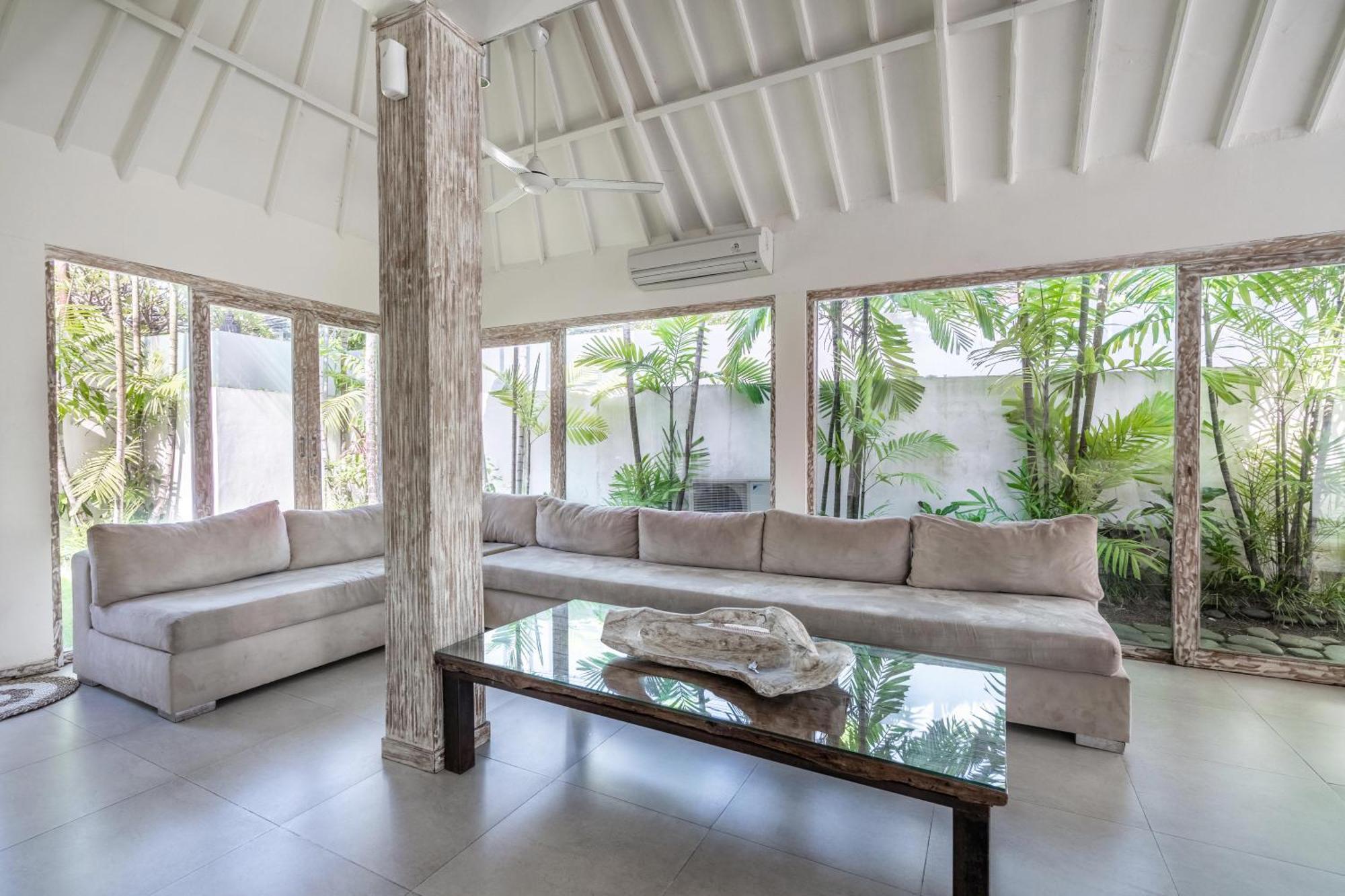 Oberoi 2 Bedrooms * Seminyak (Bali)